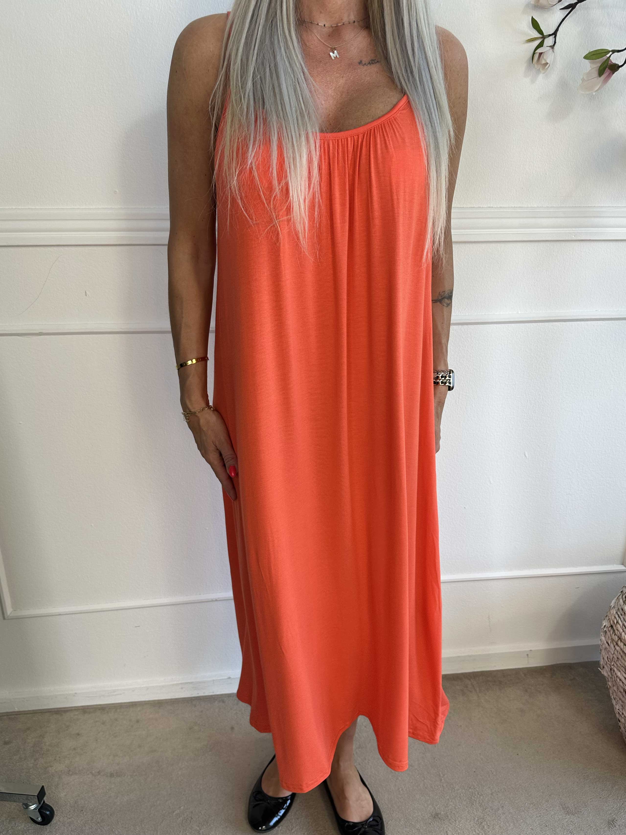 Olivia - Klänning med långa band i viskos